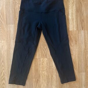 Lululemon Cropped Legging Capris - Black - 6
